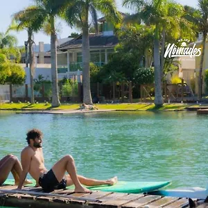 Nomades Riverside - Adventure & Coworking Hostel